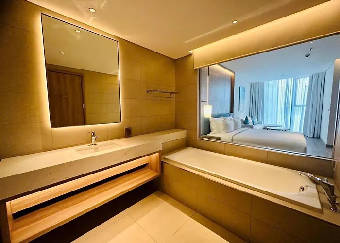A La Carte Paradise Bay * Hạ Long